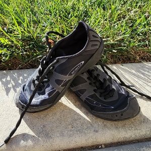 NEVER WORN- Nfinity Vengeance Black Youth size 2